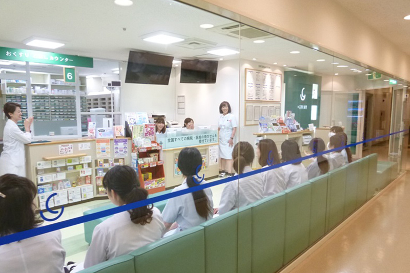 中日調剤薬局本店店内